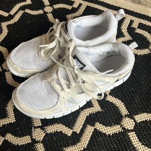 Nike Free run 2 size 7Y